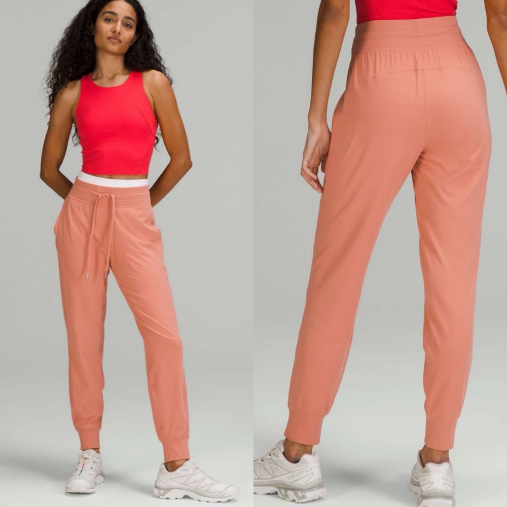 Lululemon Ready to Rulu High-Rise Jogger
Pink Savannah 10